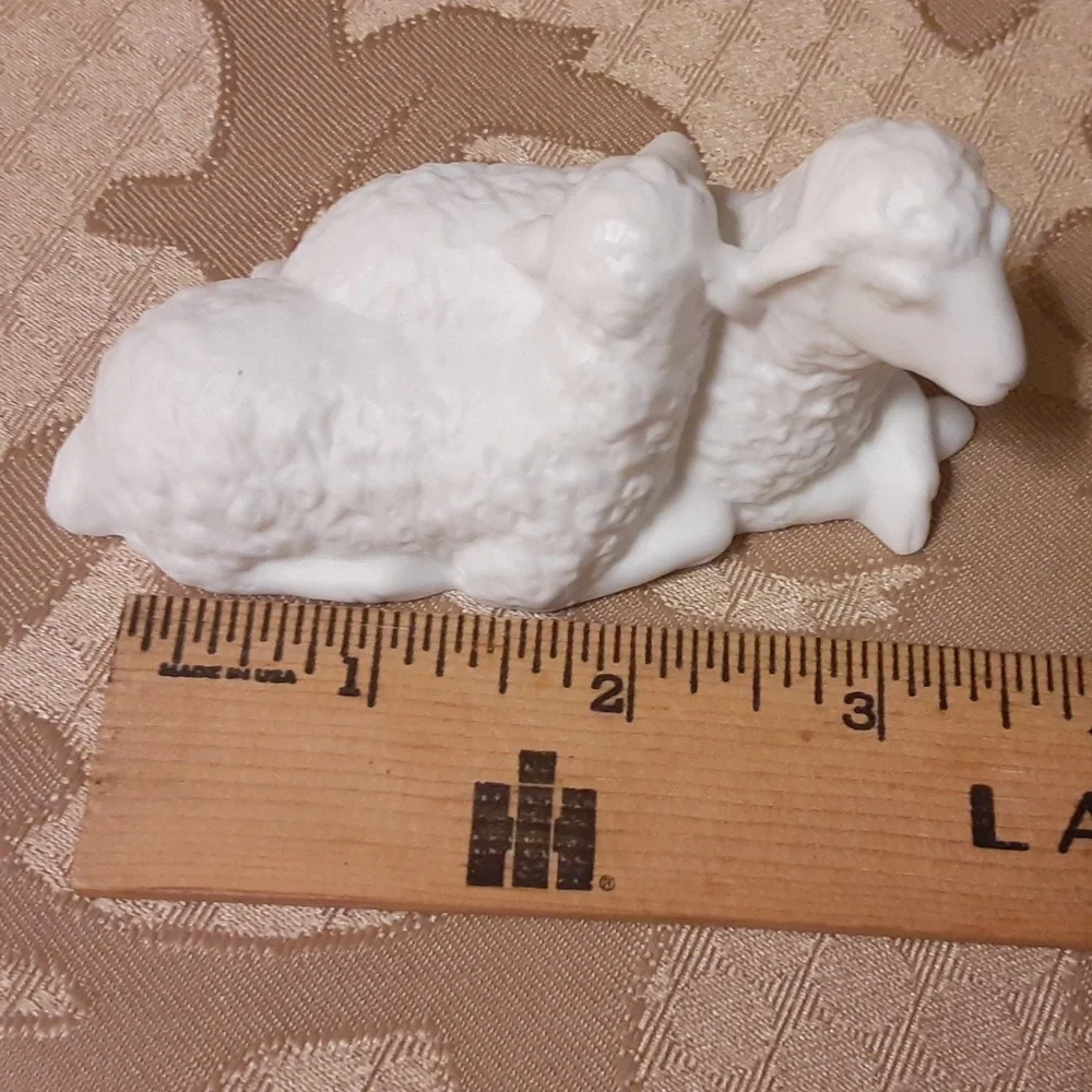 Nativity Avon Collectible The Sheep Porcelain Figurine